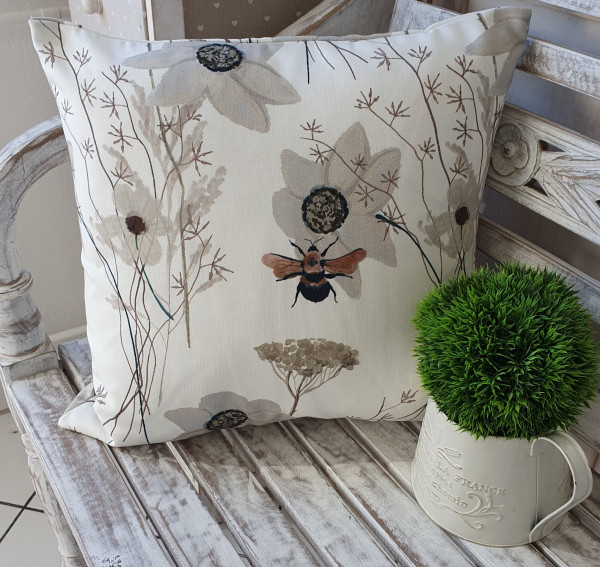 Kissenbezg SOFIA Offwhite Blumen Floral Biene 45x45 cm Polyester Landhaus