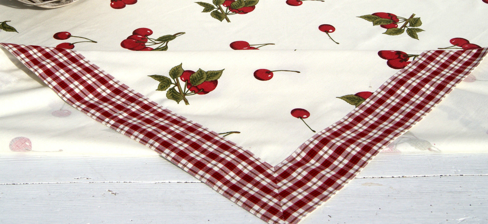 Tischdecke Mitteldecke CHERRY Rot Creme cm Landhausstil | 110x110 | Tischdecken Zauberhafter Textilien 